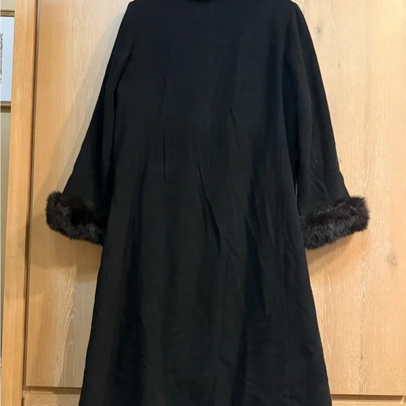 Marvin Richards Black and Red Fox Fur-Trimmed Coat - Picture 5 of 9